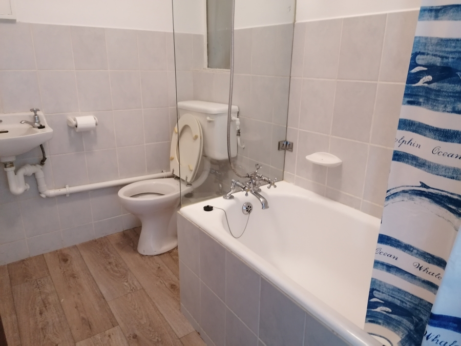 To Let 1 Bedroom Property for Rent in Humewood Eastern Cape
